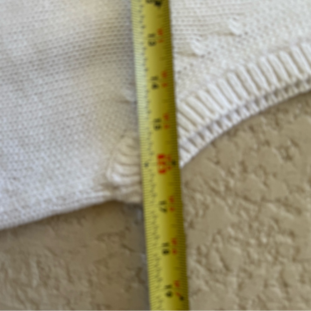 Chelsea & Theodore Ivory Knit Pullover - Picture 7 of 9